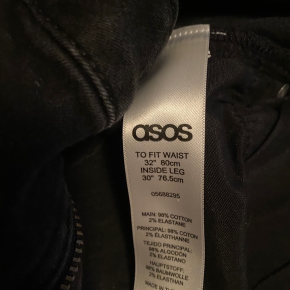 ASOS Frayed Hem Black Jeans 👖 - Picture 5 of 5